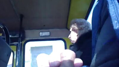 Latina karo gedhe perky penthil ing dheweke alam susu iku kurang ajar